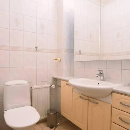 Spacious House Near Santapark *