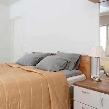 Spacious House Near Santapark *